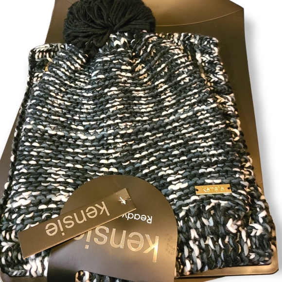 Kensie Marled Beanie and Alligator Scarf Set - Picture 2 of 5